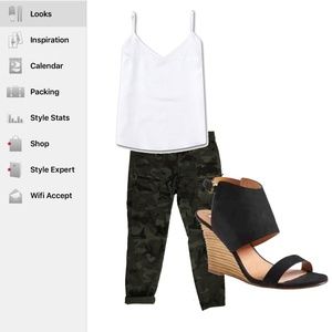 Halogen Clarette wedge heel size 9